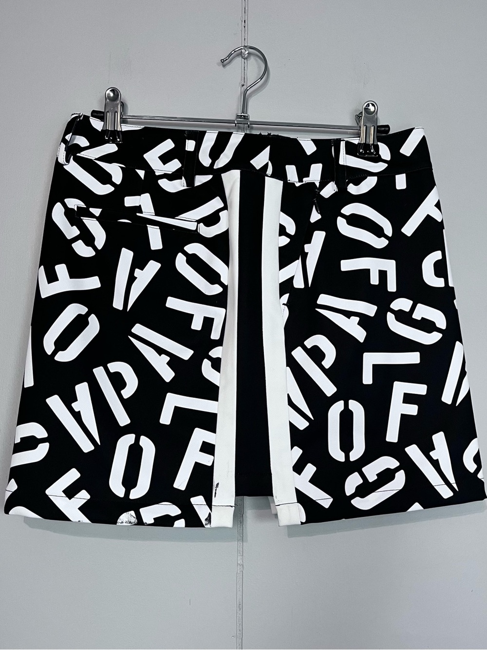LPGA Golf Skort Women’s Size 26 Black White Logo Print Athletic Skirt NWT